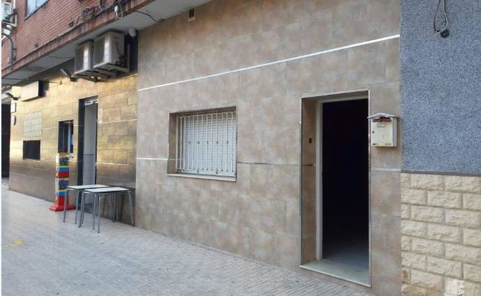 Imagen de uno de los locales con descuento / Haya Real Estate