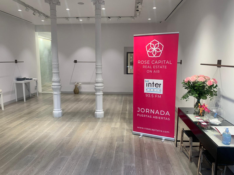 Interior del local / Rose capital