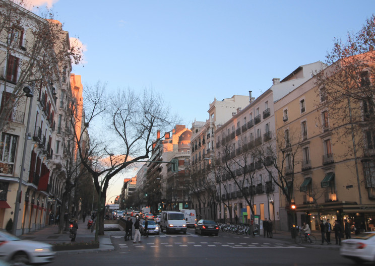 Imagen de la Calle Ortega y Gasset, donde Vastned pretende desinvertir / Wikimedia commons