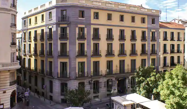 radissonhotels.com