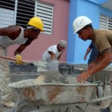 Burbuja inmobiliaria a la cubana: autoconstrucción vecinal, ‘boom’ de ventas y un casero llamado gobierno