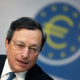 Draghi dice que los tipos seguirán bajos y que actuará si vuelven las tensiones