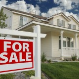 Las consecuencias del coronavirus en la vivienda de EEUU: caen las ventas y suben los precios en abril