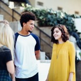La crisis del covid-19 golpea de lleno a los ‘millennials’: hunden sus ingresos un 45%
