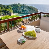 Azora compra el complejo Arenas Resort Giverola en la Costa Brava e invertirá 40 millones en reformarlo