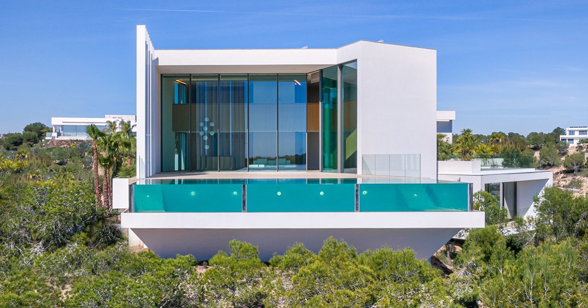 Discover this amazing house with an indoor infinity pool in Orihuela ...