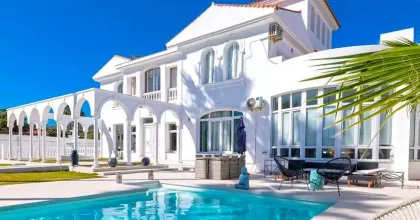 Vivienda en La Linea de la Concepcion, Cádiz - 995.000 eur